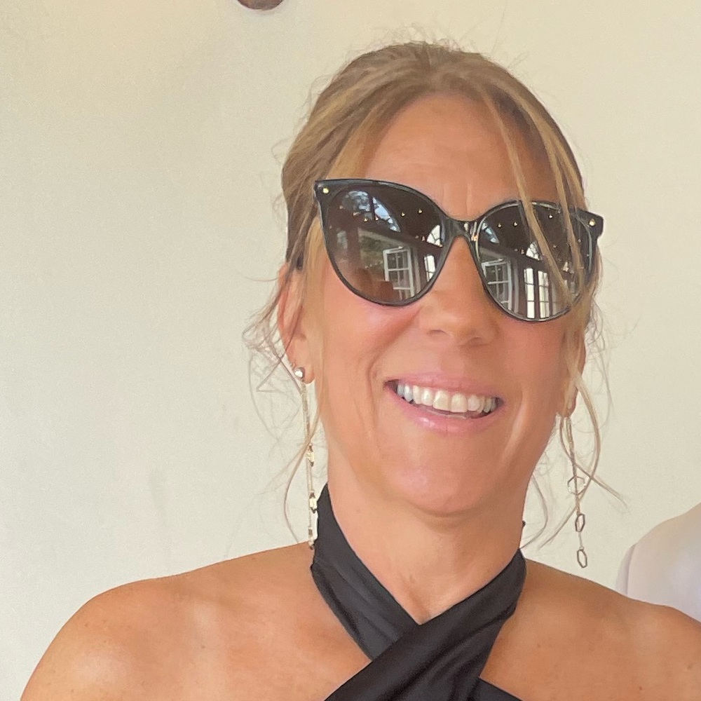 Meet your Posher, Leslie